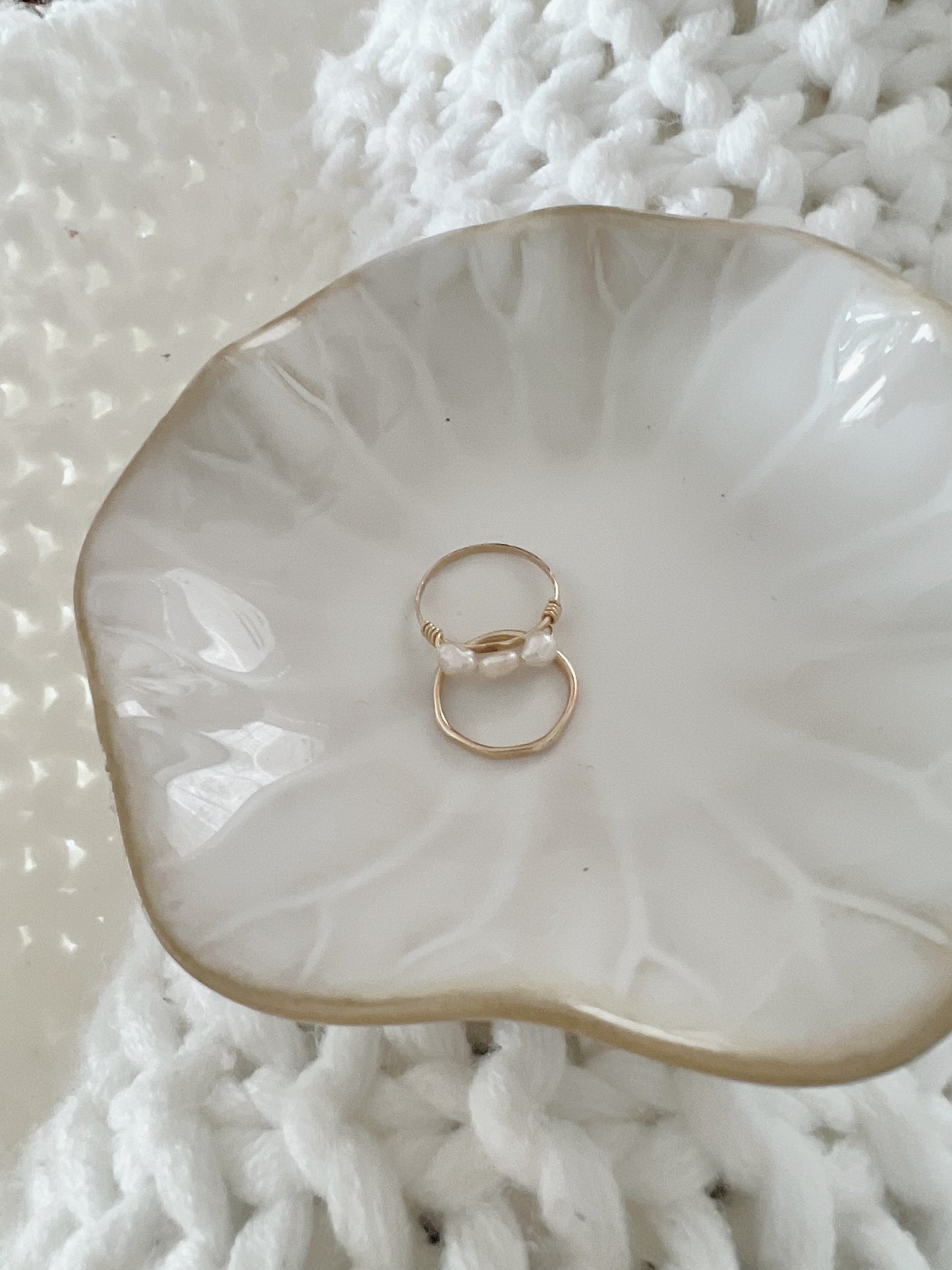 Keshi Pearl Ring in white